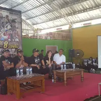 Menjelang penayangannya, para pemain Comic 8: Casino Kings Part 2 termasuk Indro Warkop  mulai gencar promosi.