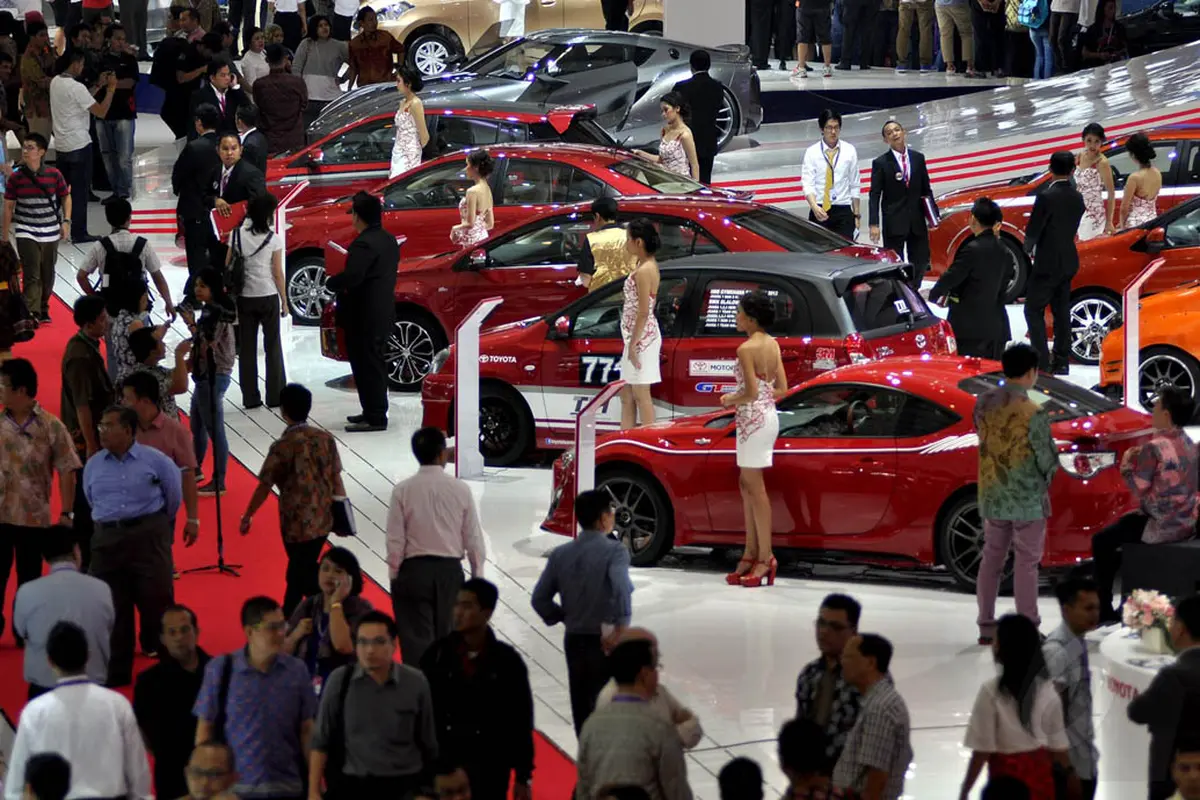 Antusiasme Pengunjung di Pameran IIMS 2014
