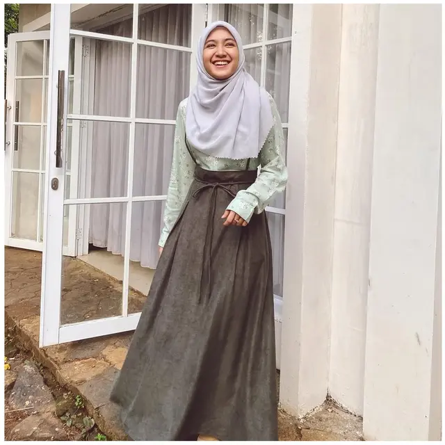 6 Outfit Padu Padan Rok Ala Cut Syifa yang Cocok untuk Kondangan
