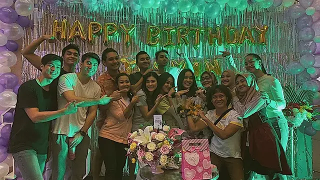 6 Momen Ulang Tahun Yasmin Napper ke-18, Dirayakan di Lokasi Syuting LSTS
