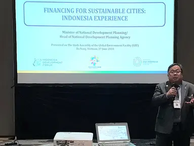 Menteri Perencanaan Pembangunan Nasional / Kepala Badan Perencanaan Pembangunan Nasioan (Bappenas), Bambang Brodjonegoro, memberikan paparan pada Financing for Sustainable Cities: Indonesia Experience di Vietnam (27/6). (Liputan6.com/HO/Bappenas)