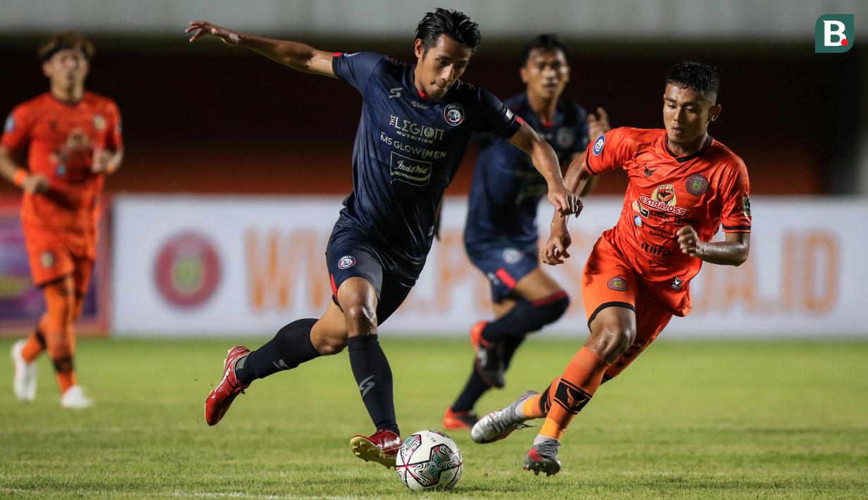 Sejumlah peluang berhasil didapatkan Arema FC, namun, hingga babak pertama berakhir, tak ada gol tambahan dan Arema FC menutup babak pertama dengan keunggulan 1-0 atas Persiraja. (Bola.com/Bagaskara Lazuardi)