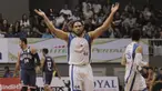 Pebasket Satria Muda Pertamina, Dior Alexandros Lowhorn, melakukan selebrasi saat melawan Pelita Jaya pada game pertama final IBL 2018 di Britama Arena, Jakarta, Kamis (19/4/2018). Satria Muda menang 73-63 atas Pelita Jaya. (Bola.com/M Iqbal Ichsan)