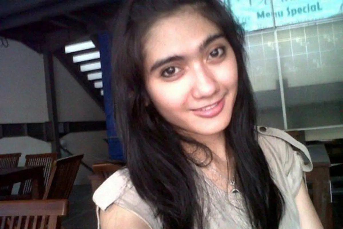 [Bintang] Revi Mariska