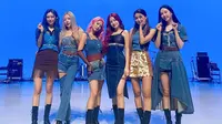 Lagu terakhir MOMOLAND 'Yummy Yummy Love' juga berhasil mencuri perhatian para penggemar dan K-popers. Kini, Hyebin, Jane, Nayun, JooE, Ahin, dan Nancy pun masih belum diketahui dengan pasti mengenai karier keenam member usai meninggalkan MLD Entertainment. (Liputan6.com/IG/@momoland_official)