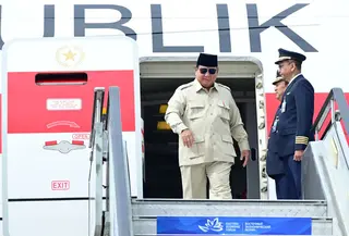Presiden Prabowo Subianto tiba di Bandar Udara Internasional Vladivostok, Federasi Rusia, pada Rabu (2/9/2026). (Biro Pers Sekretariat Presiden)