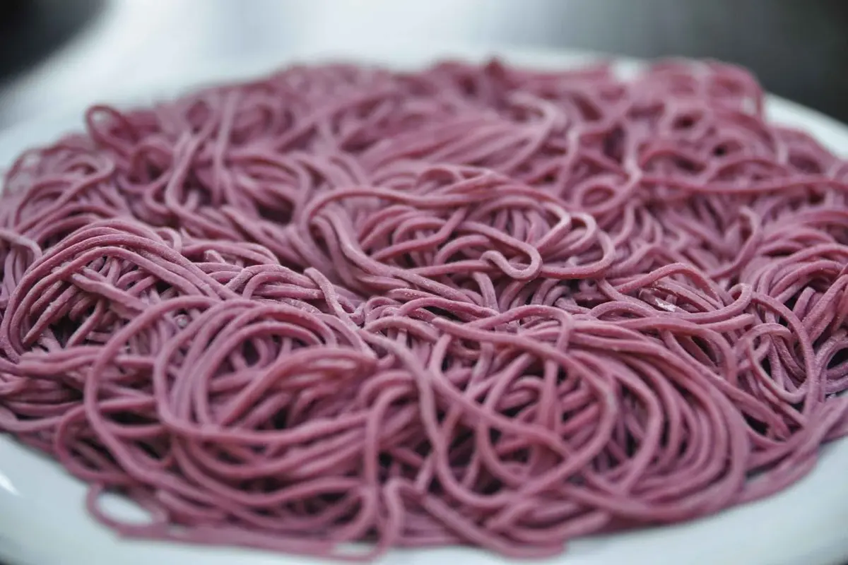 Resep Mudah Mi Ungu untuk Sajian Makan Keluarga