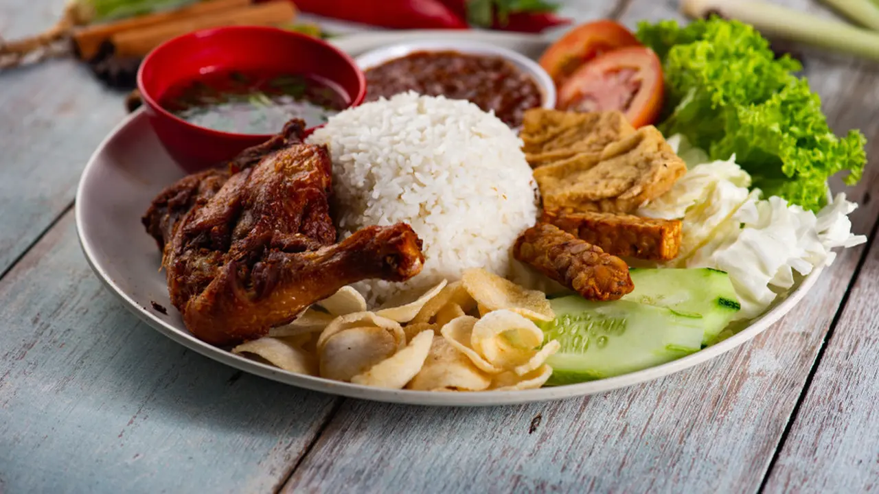 Dari Sarapan sampai Makan Malam, Rekomendasi Kuliner di Semarang Ini Cocok buat Goyang Lidah
