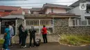 Polda Metro Jaya telah mengambil alih kasus temuan jenazah GAH (64) dan DAW (38) yang tewasnya dalam kondisi mengenaskan di sebuah perumahan mewah di Cinere, Depok.