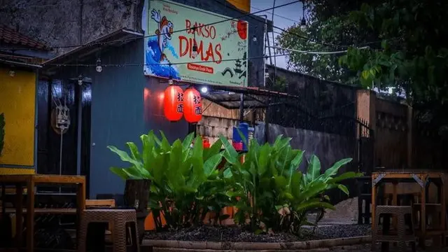 Kembali Jualan, Ini 6 Potret Terbaru Warung Bakso Dimas Ahmad