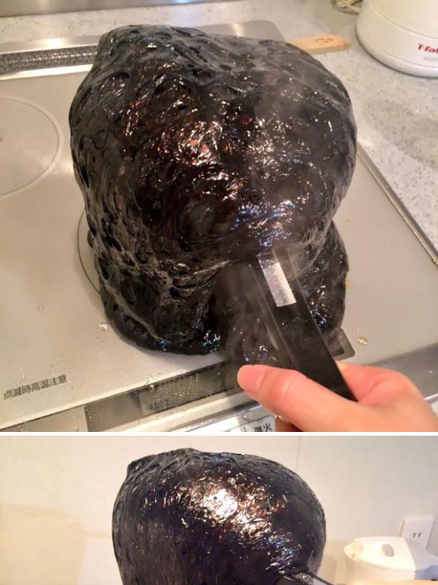 8 Potret Kocak Orang Masak tapi Gagal Terlihat Keren