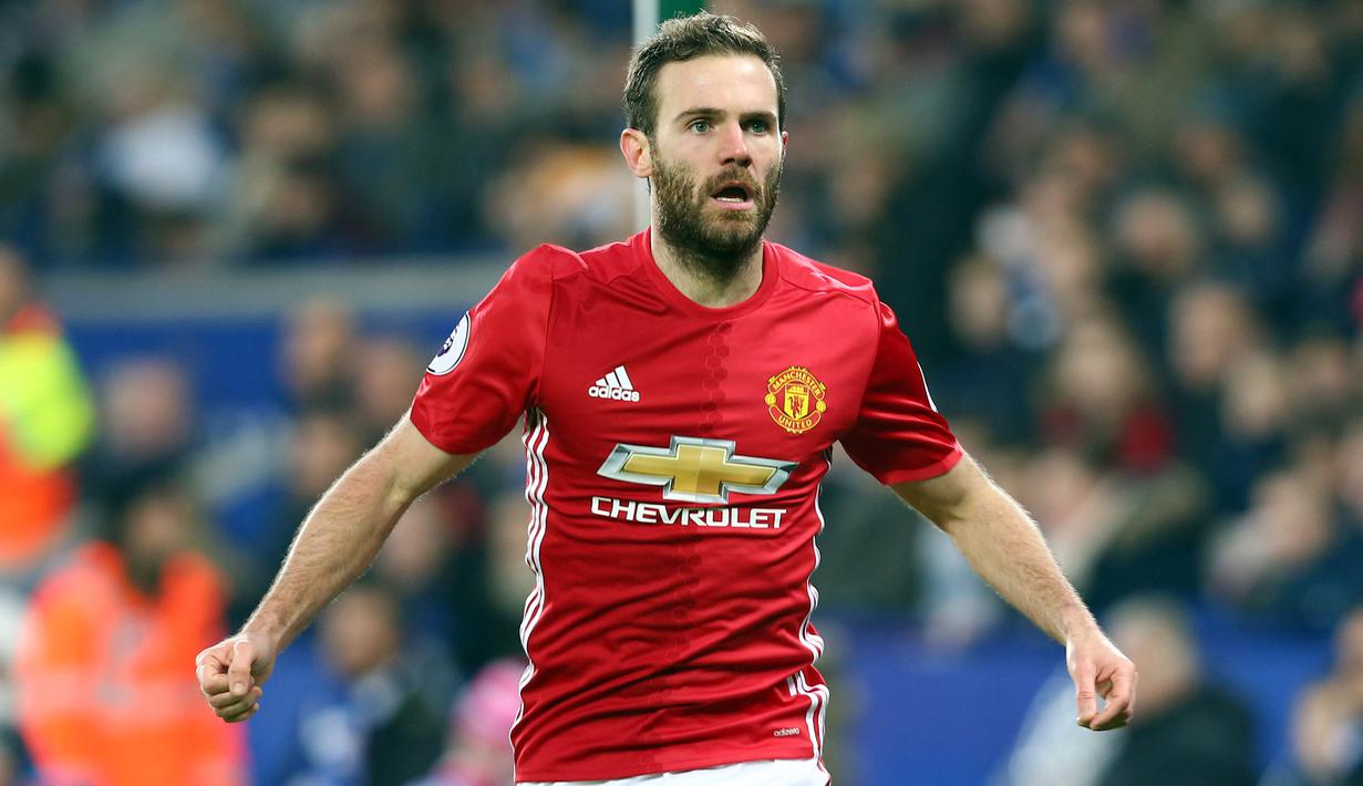 4. Juan Mata (Manchester United) – Tidak masuk skuad utama Chelsea asuhan Jose Mourinho membuat pemain bernomor punggung delapan ini memilih pindah ke Old Trafford. Setan Merah menebusnya dengan harga 37,1 juta pound sterling. (EPA/Tim Keeton)