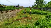 Polisi mengolah Tempat Kejadian Perkara (TKP) Kecelakaan kereta di Jalan Kawi Cilacap. (Foto: Liputan6.com/KAI Daop 5 PWT/Muhamad Ridlo)