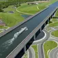 Pont Canal Du Sart (sumber: Reddit)