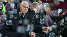 Pelatih Liverpool, Arne Slot saat laga Liga Inggris 2025/2026 melawan West Ham di London Stadium, London, Inggris, Minggu (30/11/2025) waktu setempat. (AFP/Ben Stansall)