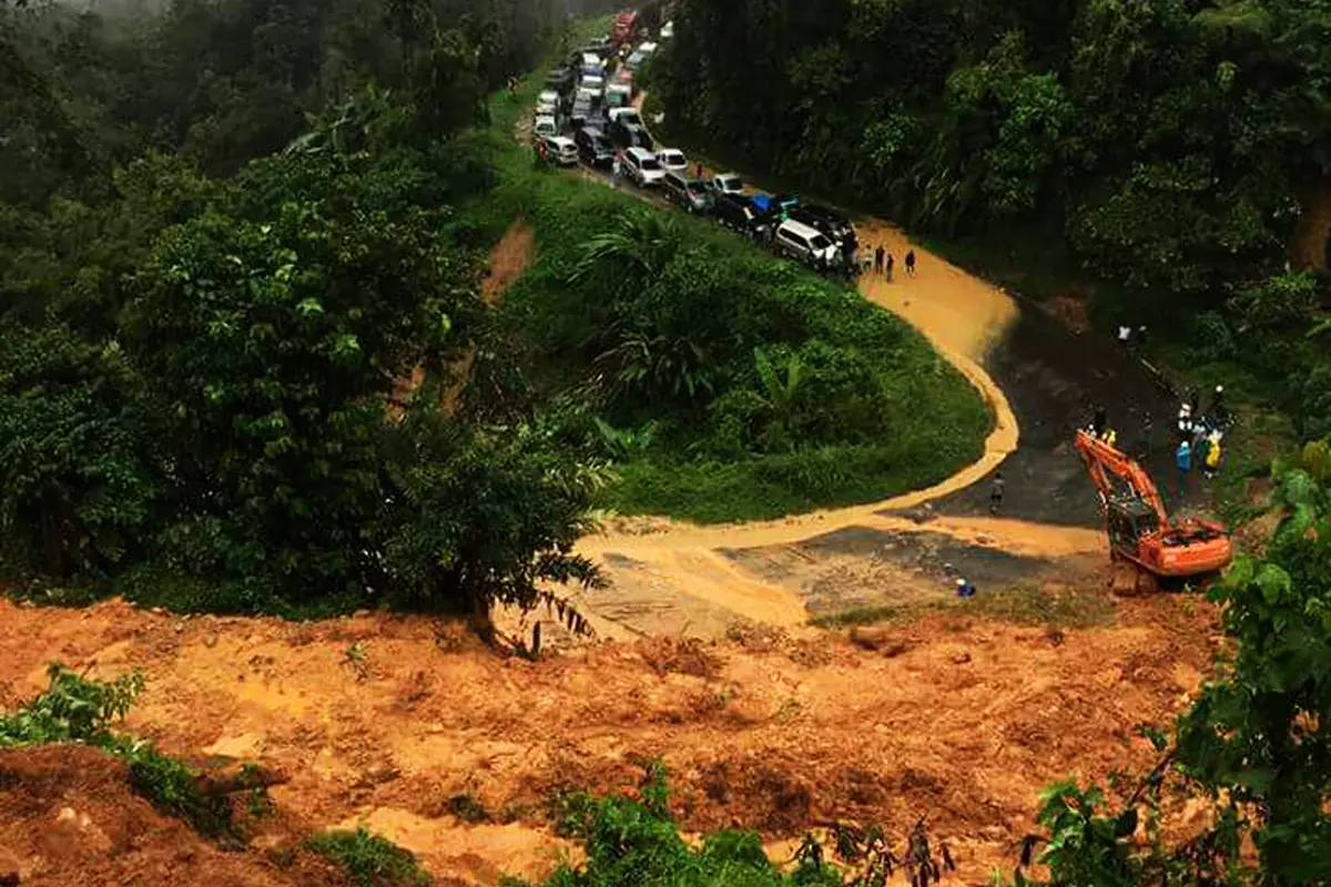 Banjir dan longsor