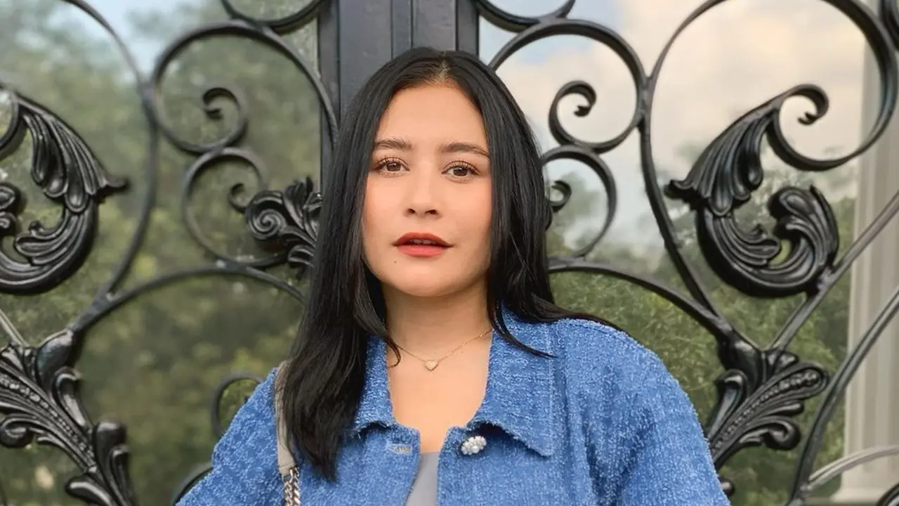 FOTO: Gaya Kasual Prilly Latuconsina, Simpel dan Stylish