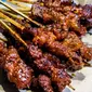 Seperti apa kelezatan menu sate rembiga khas Pulau Lombok.