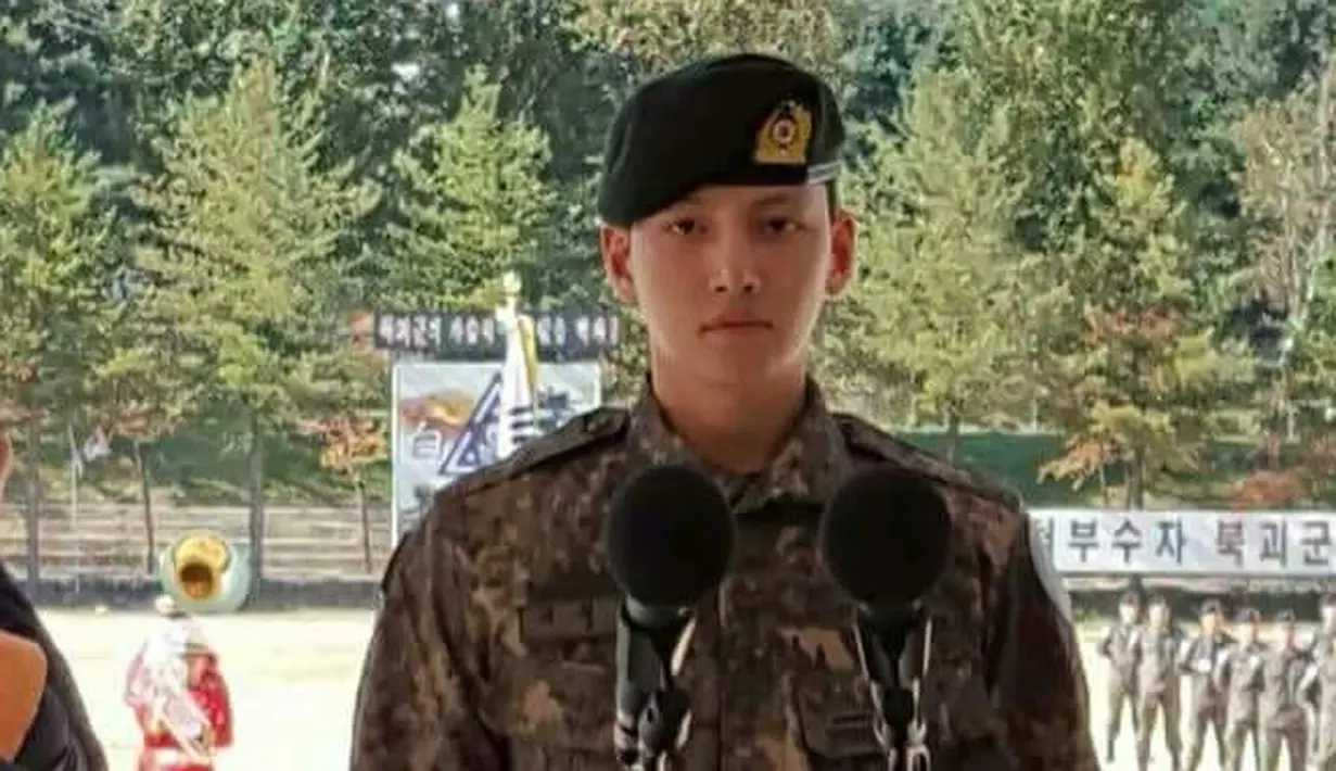 Ji Chang Wook resmi masuk wajib militer pada Agustus 2017 lalu, ia ditugaskan di Brigade Artileri Angkatan darat di Provinsi Gangwon. (Foto: kdramabuzz.com)