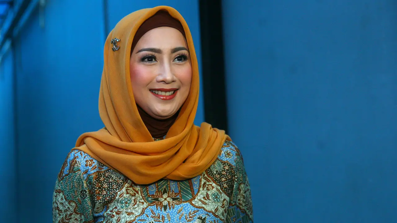 [Bintang] Desy Ratnasari