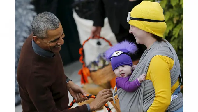Presiden Barack Obama Dibuat Pusing di Hari Halloween