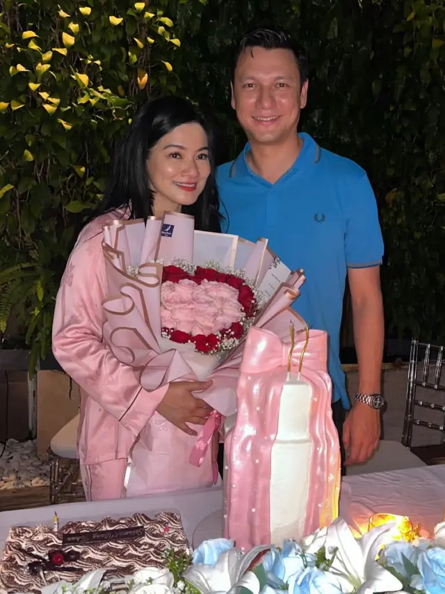 Titi Kamal Rayakan Ulang Tahun ke-44. [@eva_anindita_zachrie]