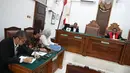 Suasana sidang praperadilan yang dilayangkan pemilik kapal pesiar mewah Equanimity, Equanimity Cayman terhadap Bareskrim Polri di PN Jakarta Selatan, Senin (9/4). Equanimity disita karena menjadi buronan FBI. (Liputan6.com/Immanuel Antonius)