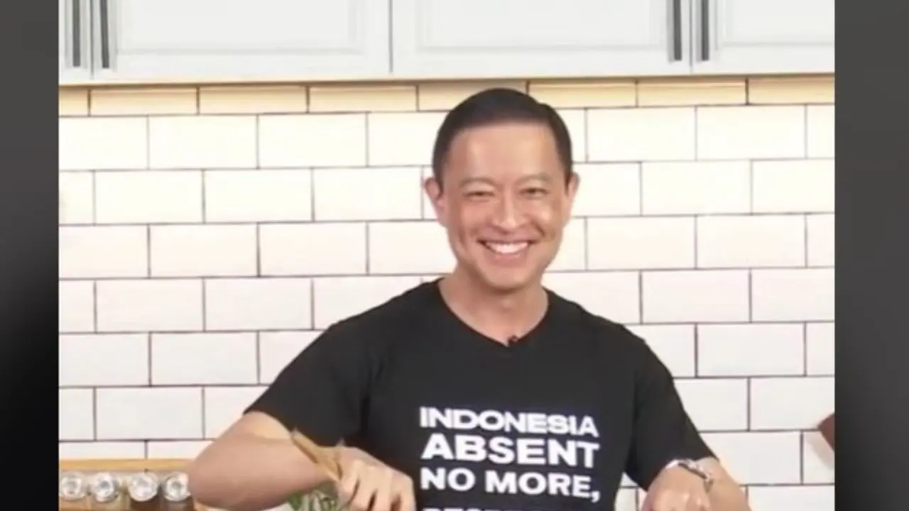 Penuhi Permintaan Menggoreng Kerupuk, Warganet Masih Penasaran dengan Satu Keahlian Tom Lembong Lainnya