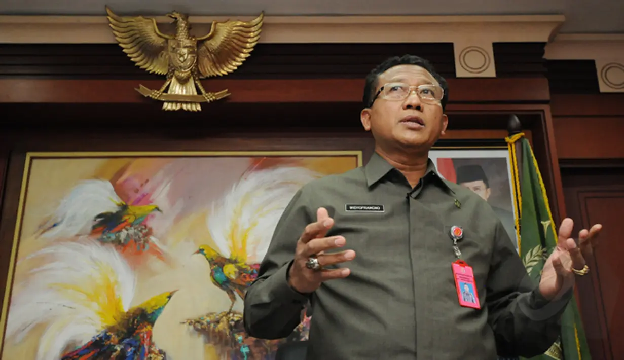 Jaksa Muda Pidana Khusus (Jampidsus), Widyopramono saat sesi wawancara khusus bersama Liputan6.com di ruang kerjanya, Gedung Bundar Kejaksaan Agung, Jakarta, Kamis (29/1/2015). (Liputan6.com/Helmi Fithriansyah)