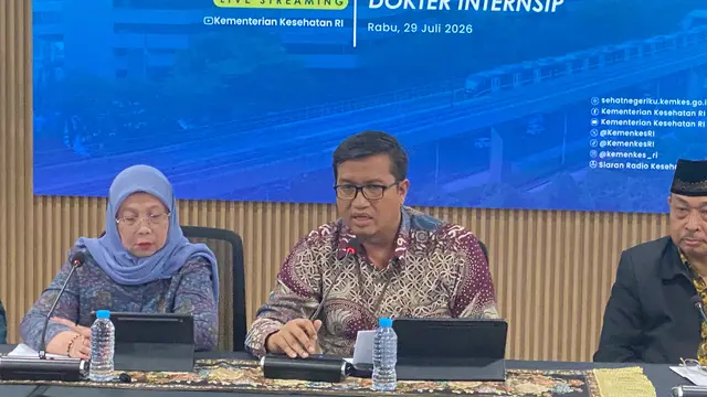Plt Inspektur Jenderal Kemenkes, Rudi Supriatna Nata Putra umumkan hasil investigasi penyebab kematian dokter intership, Rabu (29/7/2026). (Liputan6.com/Rifqy Alief Abiyya).