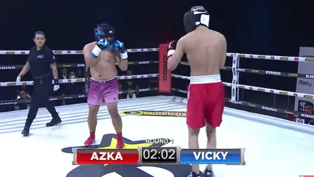 Menang, Ini 6 Potret Pertandingan Tinju Azka Corbuzier Melawan Vicky Prasetyo