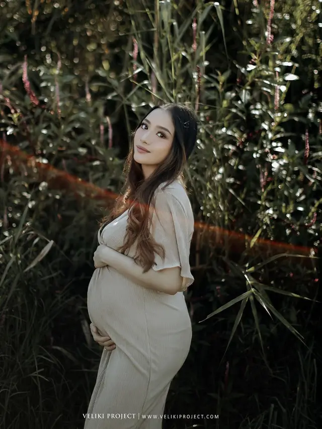 6 Potret Adzana Bing Slamet Istri Rizky Alatas Saat Pamer Baby Bump, Memesona