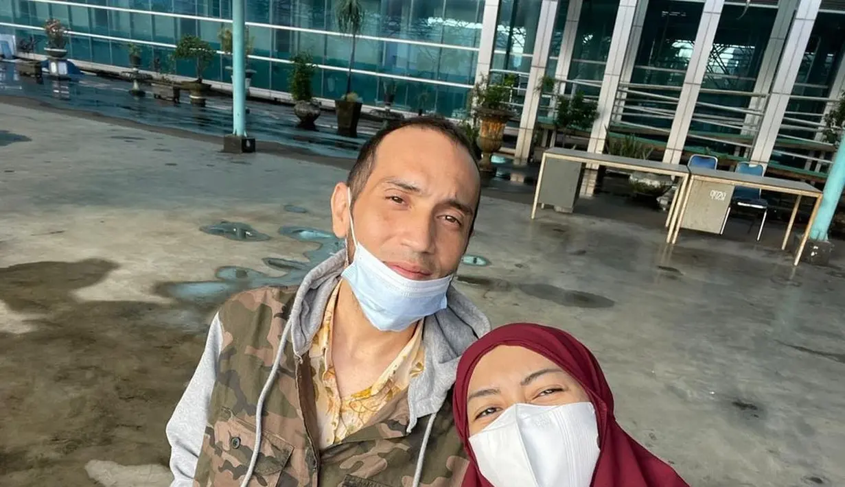 "Alhamdulillah welcome home. Thank youuuu so much teman-teman atas doa untuk suami," tulis Richa Novisha dalam postingan Instagram Story pada Jumat (25/6). 
 (Instagram/iskak_gary)