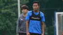 Pemain Timnas Indonesia, Evan Dimas, saat sesi latihan di Lapangan D Senayan, Jakarta, Rabu, (10/2/2021). Latihan tersebut untuk persiapan SEA Games 2021 di Vietnam. (Bola.com/M Iqbal Ichsan)