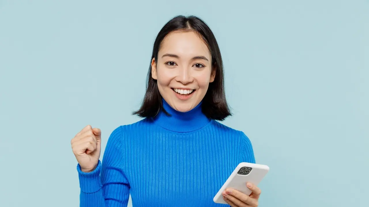 Perempuan dengan Samrtphone.