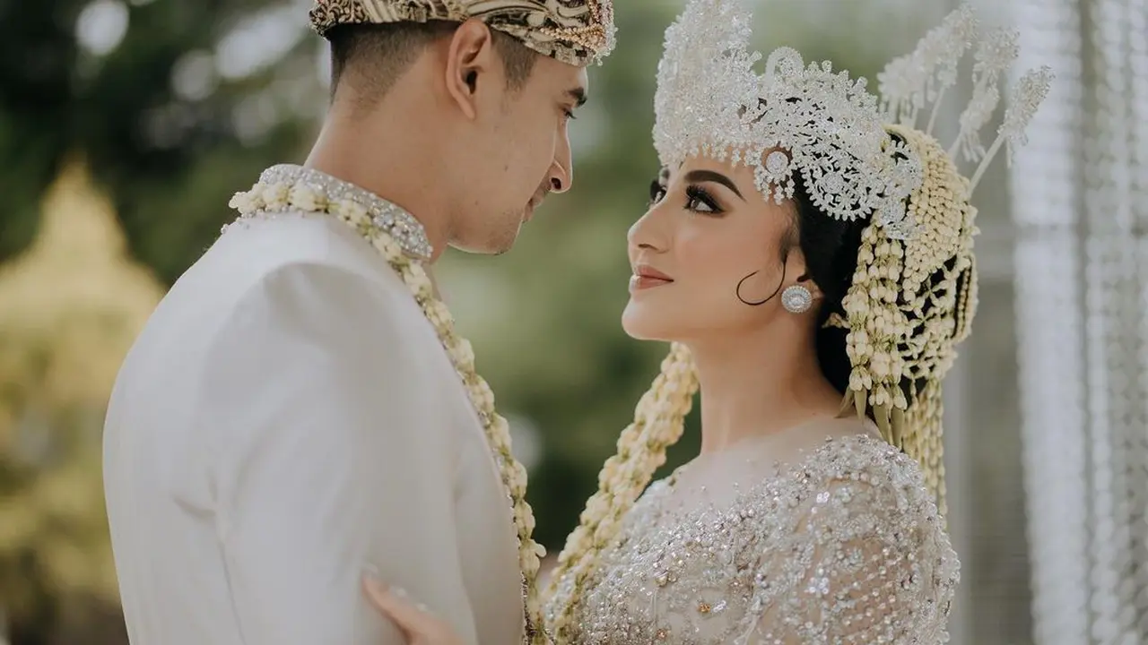 [Fimela] Ali Syakieb dan Margin Wieheerm