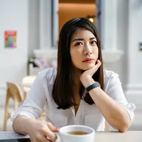 Menjaga kebahagiaan diri dan orang terdekat./Copyright shutterstock.com/g/mentatdgt