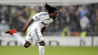 8. Royston Drenthe - Menjadi pemain terbaik U-20 timnas Belanda, Mantan bek kiri Real Madrid mengalami karir yang menurun drastis hingga pada usia 29 tahun ia memutuskan tidak berkarir lagi di sepakbola dan menjadi penyanyi Rap. (AFP/Pierre Marcou)