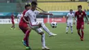 Striker Hongkong, Hung Wai Keung, mengontrol bola saat melawan Laos pada laga Grup A Asian Games di Stadion Patriot, Jawa Barat, Jumat (10/8/2018). Hongkong menang 3-1 atas Laos. (Bola.com/Vitalis Yogi Trisna)