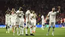 Skor 2-1 untuk kemenangan Real Madrid pun tak berubah hingga akhir laga. Los Blancos kembali menempati singgasana tertinggi di Liga Spanyol dengan raihan 18 poin. (AFP/Oscar Del Pozo)