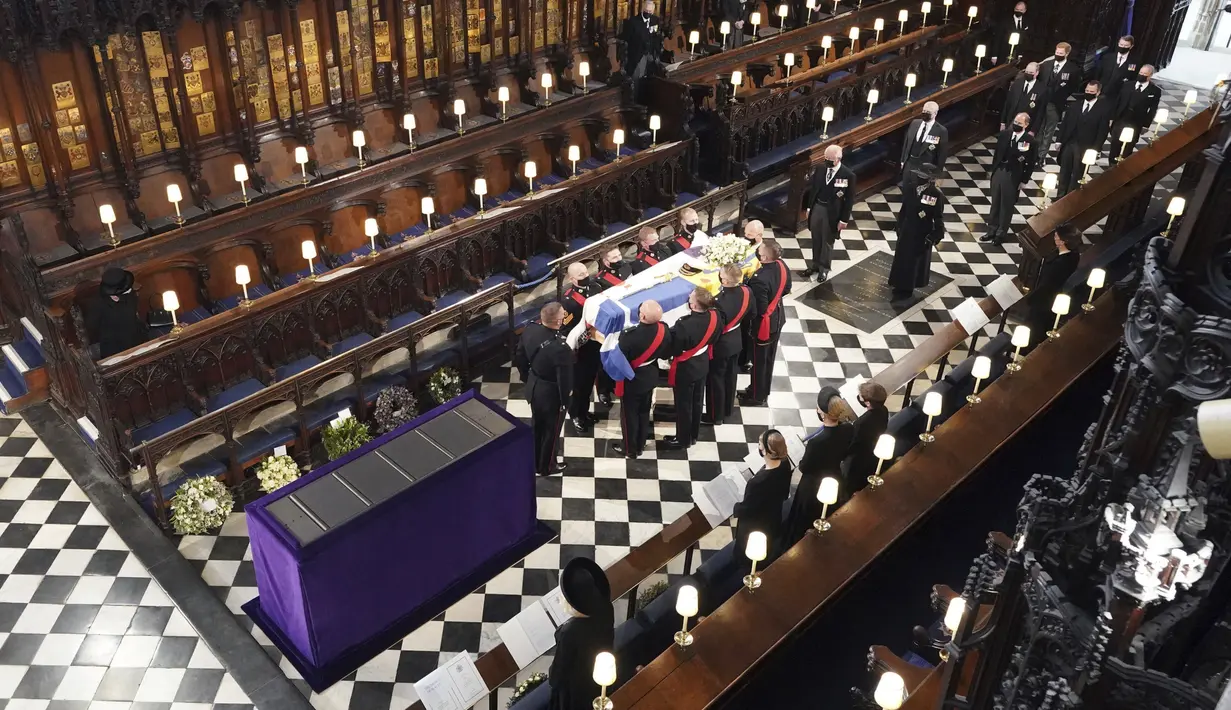 Pangeran Philip meninggal pada Jumat (9/4/2021). Suami Ratu Elizabeth II itu dibawa ke rumah sakit pada pertengahan Februari untuk mendapat perawatan jantung. (Dominic Lipinski/Pool via AP)