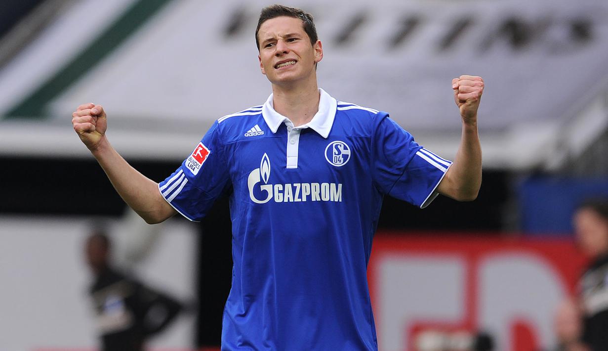 7. Julian Draxler (PSG) - Pemain binaan akademi Schalke 04 ini sempat menjadi incaran klub-klub besar sebelum akhirnya memutuskan ke Liga Prancis. Namun sayang gabung dengan klub bertabur bintang kualitasnya kurang terlihat. (AFP/Patrik Stollarz)