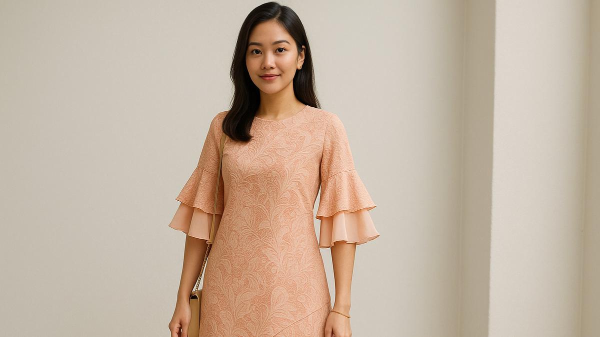 7 Model Batik Lengan Lonceng Dua Tingkat Pastel untuk Kerja, Anggun tapi Tetap Profesional