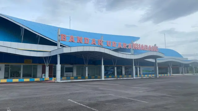 Erupsi Gunung Ibu, Bandara Kuabang Kao Tutup Sementara