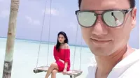 Christian Sugiono dan Titi Kamal menikmati liburan mereka di Maldives. (dok. Instagram @csugiono/https://www.instagram.com/p/BuTZey7hDGu/Esther Novita Inochi)