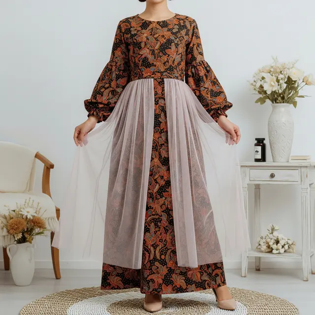 9 Model Dress Batik Lengan Bishop, Tren Busana Anggun di 2025