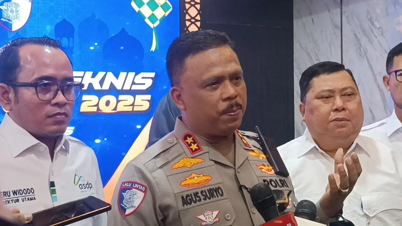 Kakorlantas Polri Irjen Agus Suryonugroho usai rapat koordinasi Operasi Ketupat 2025 di Gedung NTMC Jakarta, Kamis (6/3/2025).