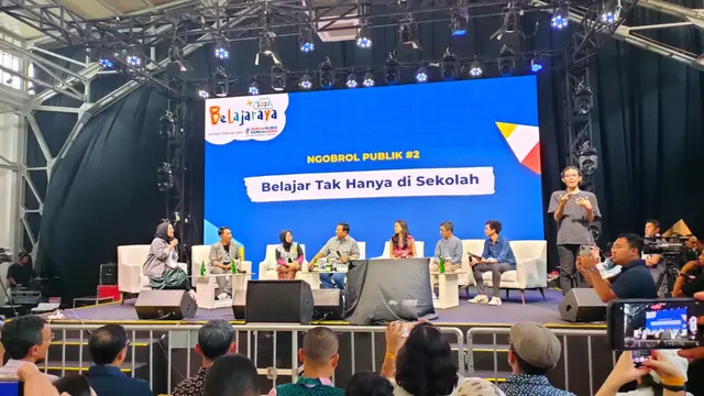 Belajar Tak Hanya di Sekolah