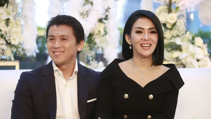 [Fimela] Syahrini dan Reino Barack