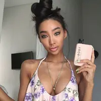 Moon Gabi memang terlihat seperti orang asing, padahal model ini merupakan orang Korea Selatan 100%. Ia mengaku jika dirinya memang mempunyai kulit yang coklat. (Foto: koreaboo.com)